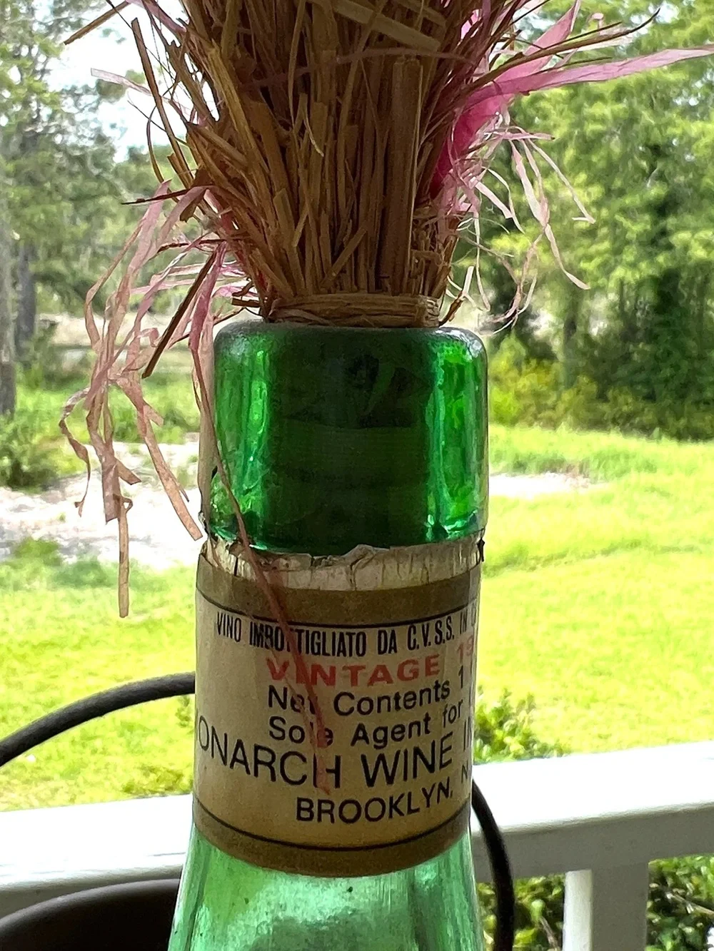 RARE VINTAGE DECORATIVE ITALIAN CHIANTI PINE MONARCH WINE BOTTLE TALL NECK GREEN